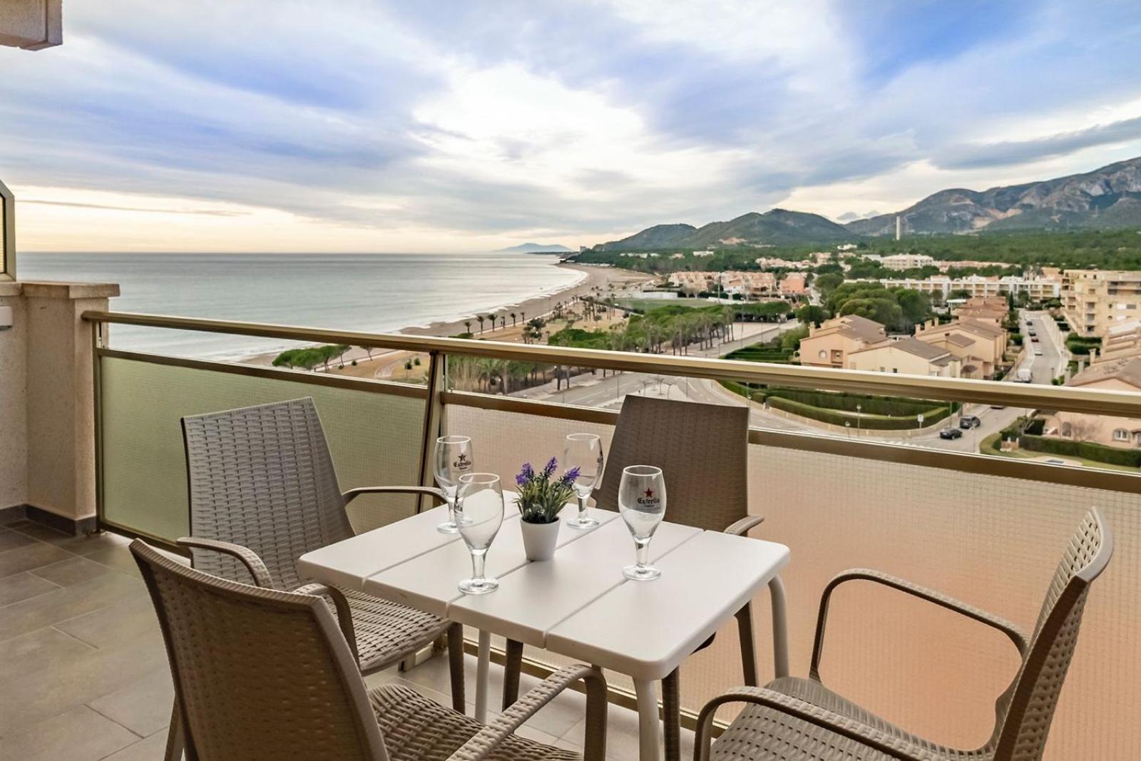 Apartamento Con Terraza, Vistas Playa Y Montana Hospitalet De L'Infant Exterior photo