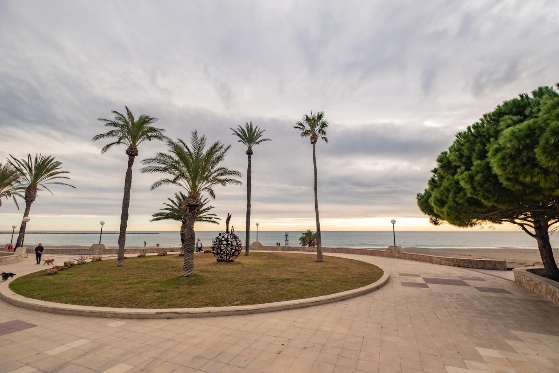 Apartamento Con Terraza, Vistas Playa Y Montana Hospitalet De L'Infant Exterior photo