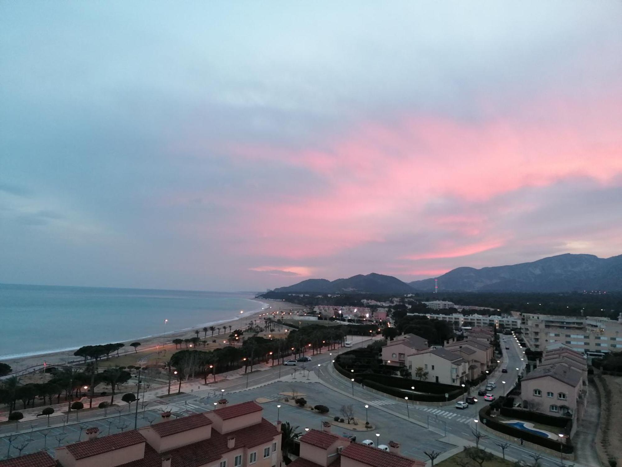 Apartamento Con Terraza, Vistas Playa Y Montana Hospitalet De L'Infant Exterior photo