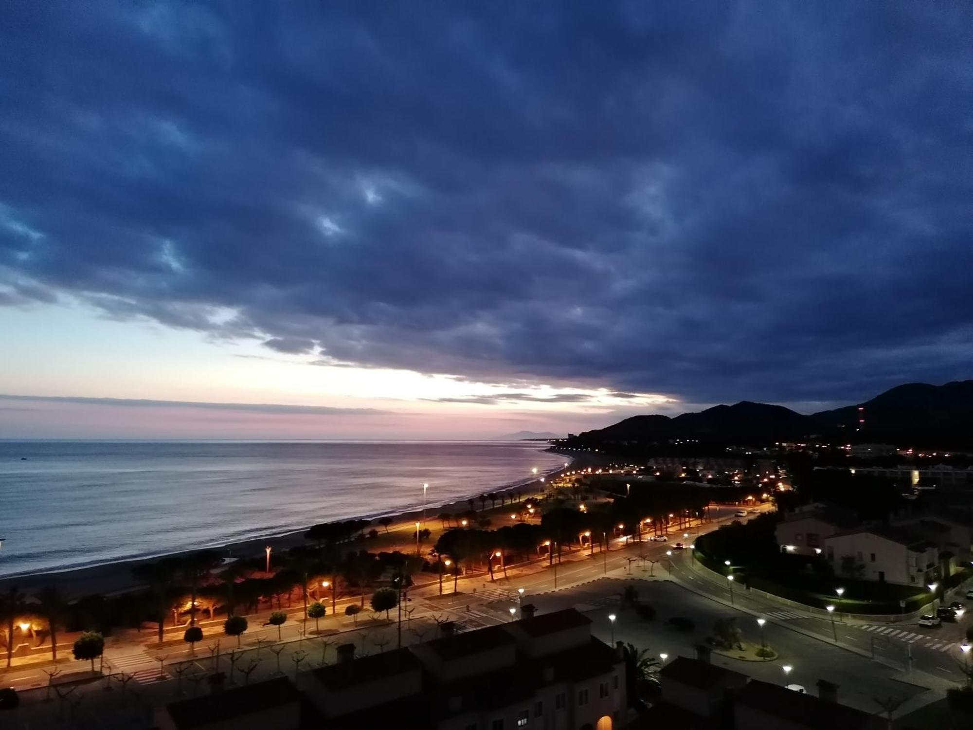 Apartamento Con Terraza, Vistas Playa Y Montana Hospitalet De L'Infant Exterior photo