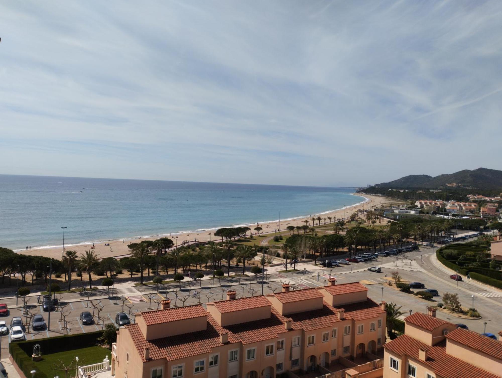 Apartamento Con Terraza, Vistas Playa Y Montana Hospitalet De L'Infant Exterior photo
